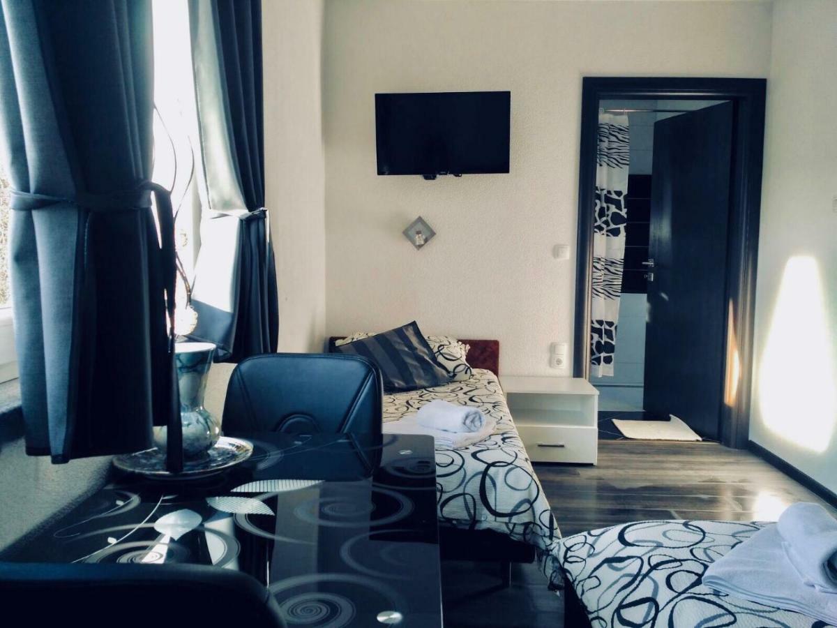 Guest House First Stop Rakovica Εξωτερικό φωτογραφία