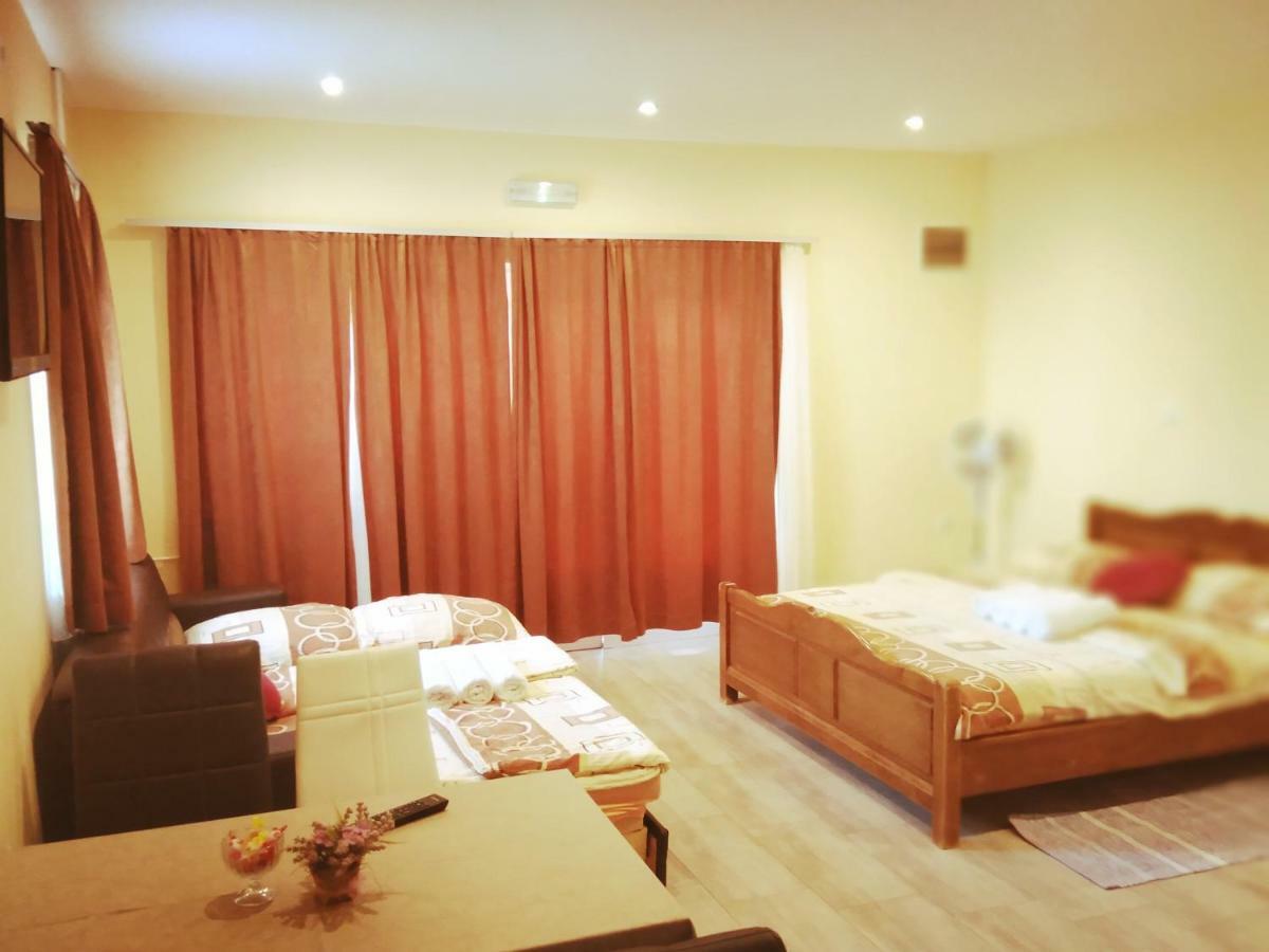 Guest House First Stop Rakovica Εξωτερικό φωτογραφία