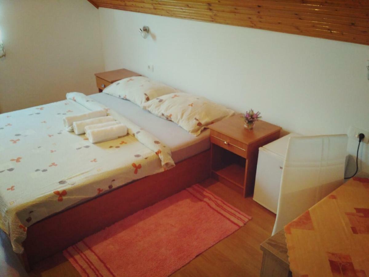 Guest House First Stop Rakovica Εξωτερικό φωτογραφία