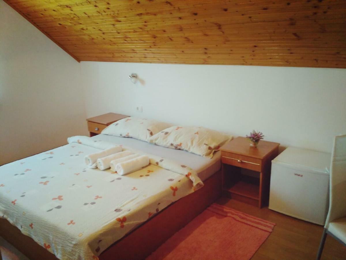 Guest House First Stop Rakovica Εξωτερικό φωτογραφία