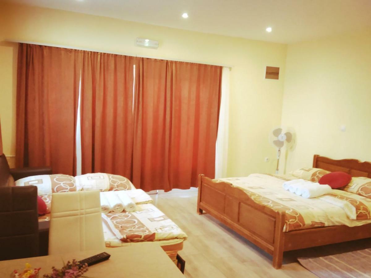 Guest House First Stop Rakovica Εξωτερικό φωτογραφία